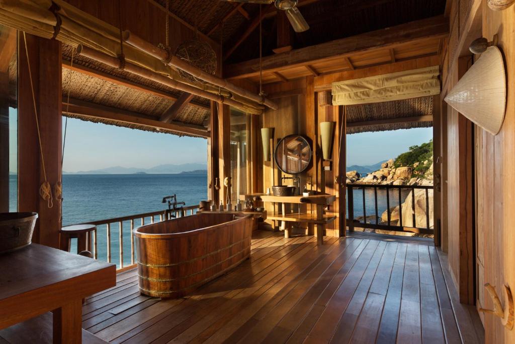 SIX SENSES NINH VÂN BAY