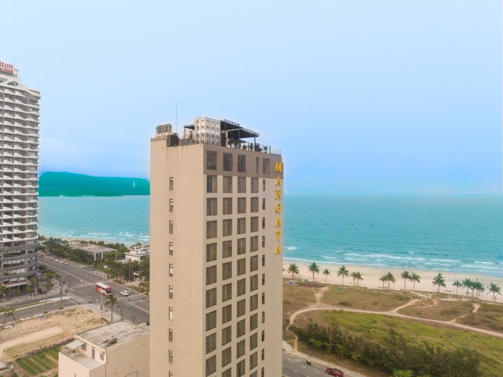 MANGATA BEACHFRONT HOTEL ĐÀ NẴNG