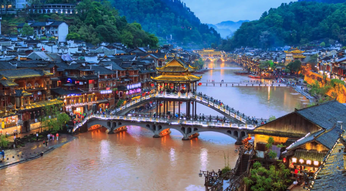 HÀ NỘI - TRƯƠNG GIA GIỚI - PHƯỢNG HOÀNG CỔ TRẤN - VŨ LĂNG NGUYÊN Tháng 9/10 2025 